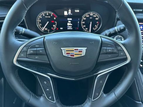 Used 2025 Cadillac XT5 Premium Luxury image 23