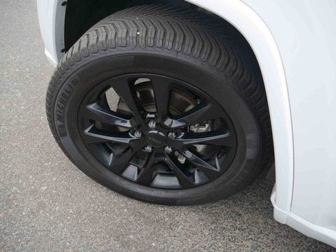 Used 2020 Jeep Grand Cherokee Altitude image 14