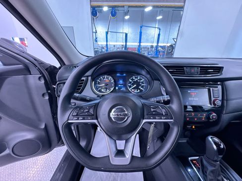 Used 2020 Nissan Rogue S FWD image 15