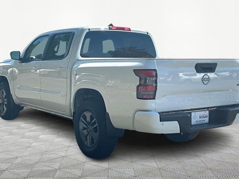 Used 2025 Nissan Frontier SV image 4