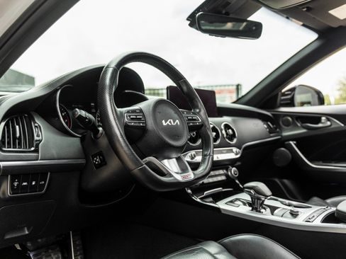 Used 2022 Kia Stinger GT2 image 24