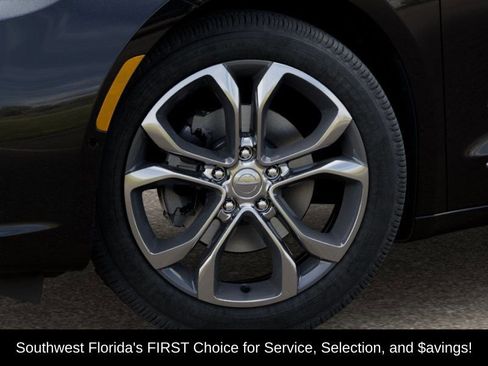 New 2026 Chrysler Pacifica Pinnacle image 4