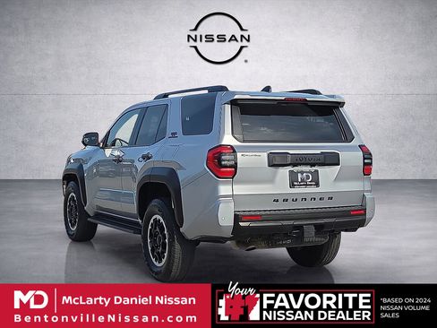 Used 2025 Toyota 4Runner TRD Off-Road Premium w/ Tow Technology Package AWD/4WD image 4