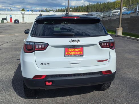 Used 2025 Jeep Compass Trailhawk AWD/4WD image 5