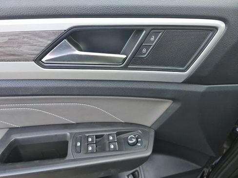 Used 2023 Volkswagen Atlas Cross Sport SE FWD image 16