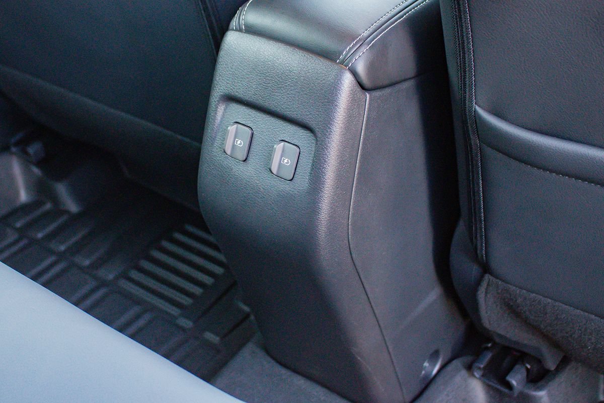 Used 2023 Nissan Kicks SR w/ SR Premium Package FWD image 29