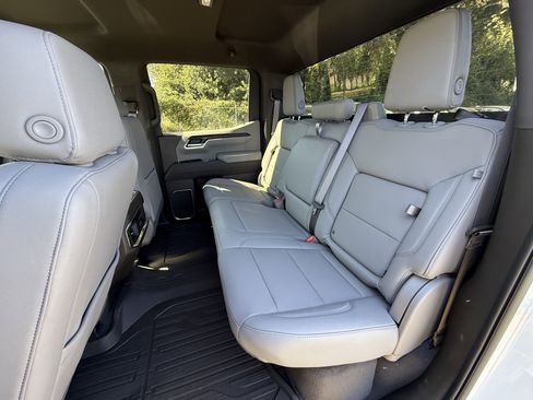 New 2026 GMC Sierra 1500 SLT image 16