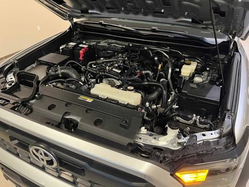Used 2024 Toyota Tacoma TRD Off-Road image 9