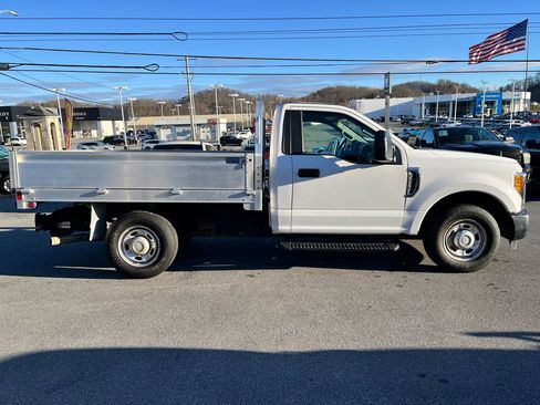 Used 2017 Ford F250 XL image 4