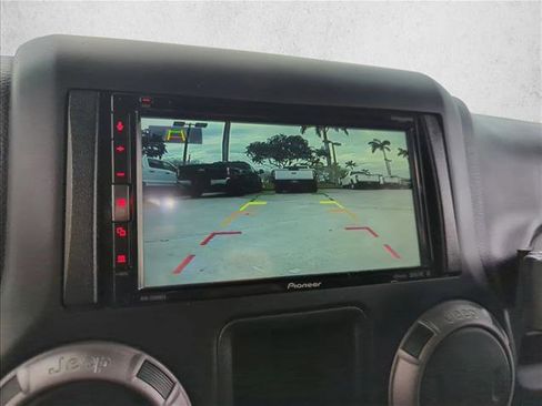 Used 2017 Jeep Wrangler Unlimited Sport image 14