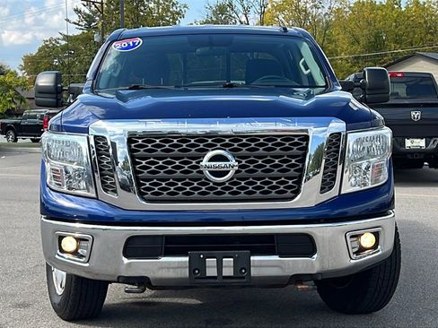 Used 2017 Nissan Titan SV image 3