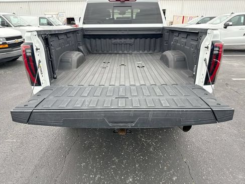 Used 2024 GMC Sierra 2500 AT4 w/ AT4 Premium Plus Package AWD/4WD image 24