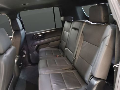 Used 2025 Chevrolet Suburban Z71 AWD/4WD image 33