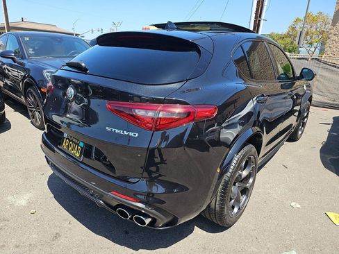 Used 2019 Alfa Romeo Stelvio Quadrifoglio w/ Driver Assist Dynamic Package AWD/4WD image 5