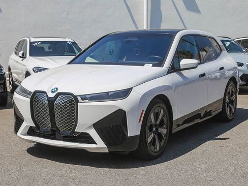 Certified 2023 BMW iX xDrive50 w/ Premium Package AWD/4WD image 3