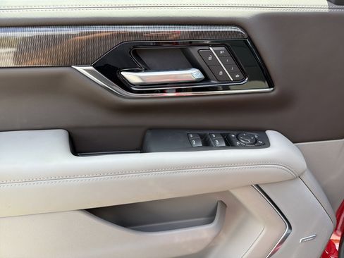 New 2026 GMC Yukon XL Elevation w/ Elevation Premium Package AWD/4WD image 13