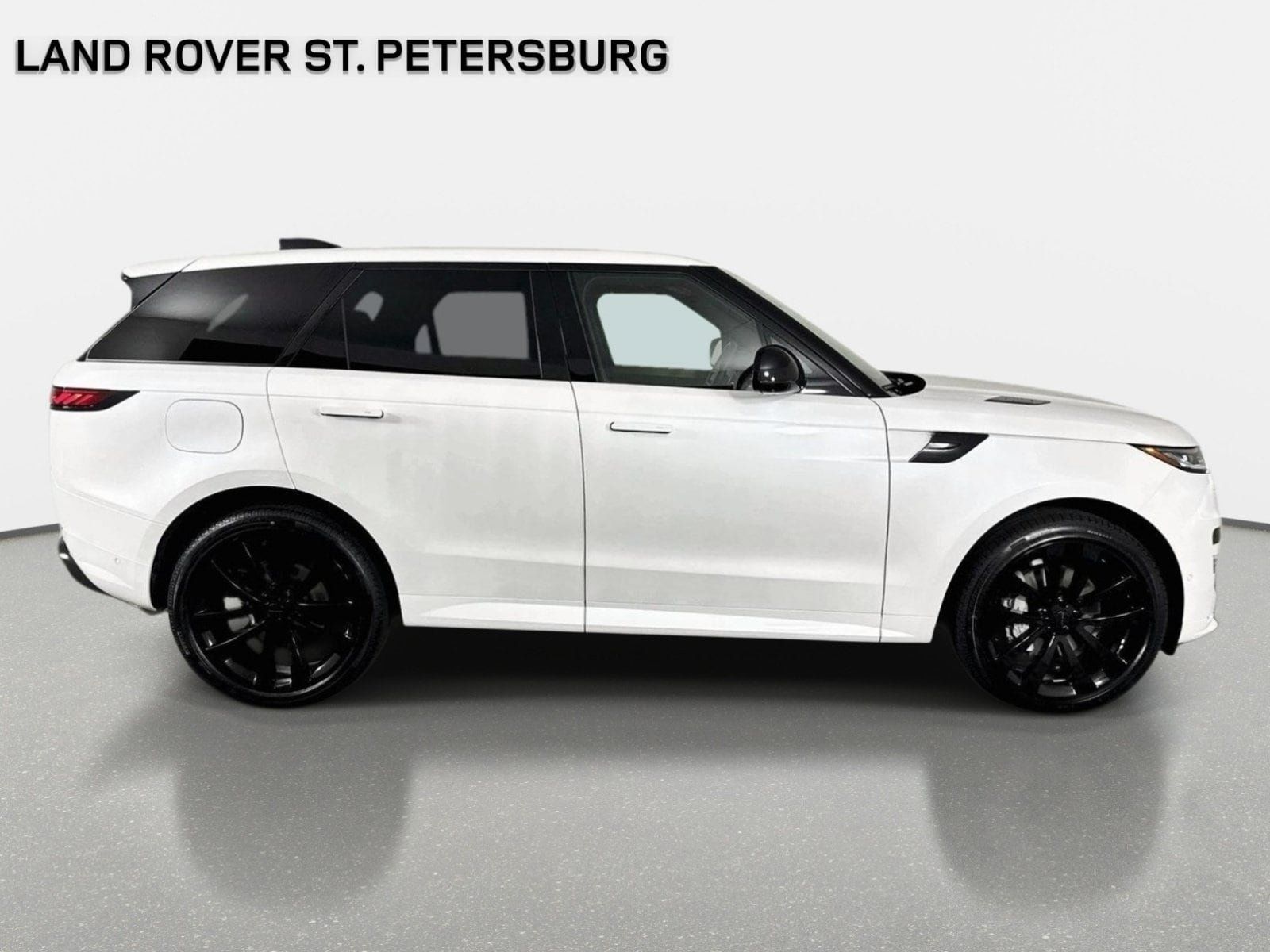 New 2026 Land Rover Range Rover Sport Dynamic SE AWD/4WD image 4