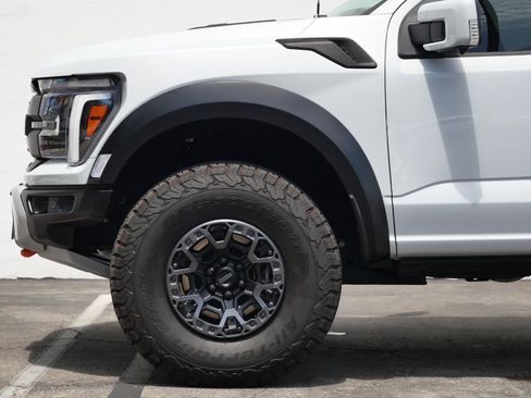 Used 2025 Ford F150 Raptor AWD/4WD image 55