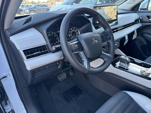 New 2026 Mitsubishi Outlander SE FWD image 20