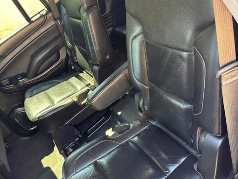Used 2018 Chevrolet Tahoe 4WD image 13