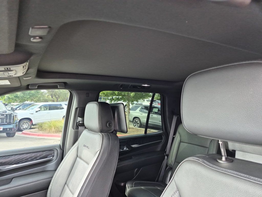 Used 2021 GMC Yukon Denali w/ Denali Premium Package RWD image 28