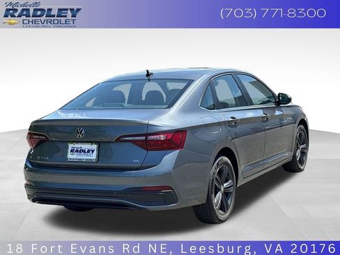 Used 2022 Volkswagen Jetta SE FWD image 6