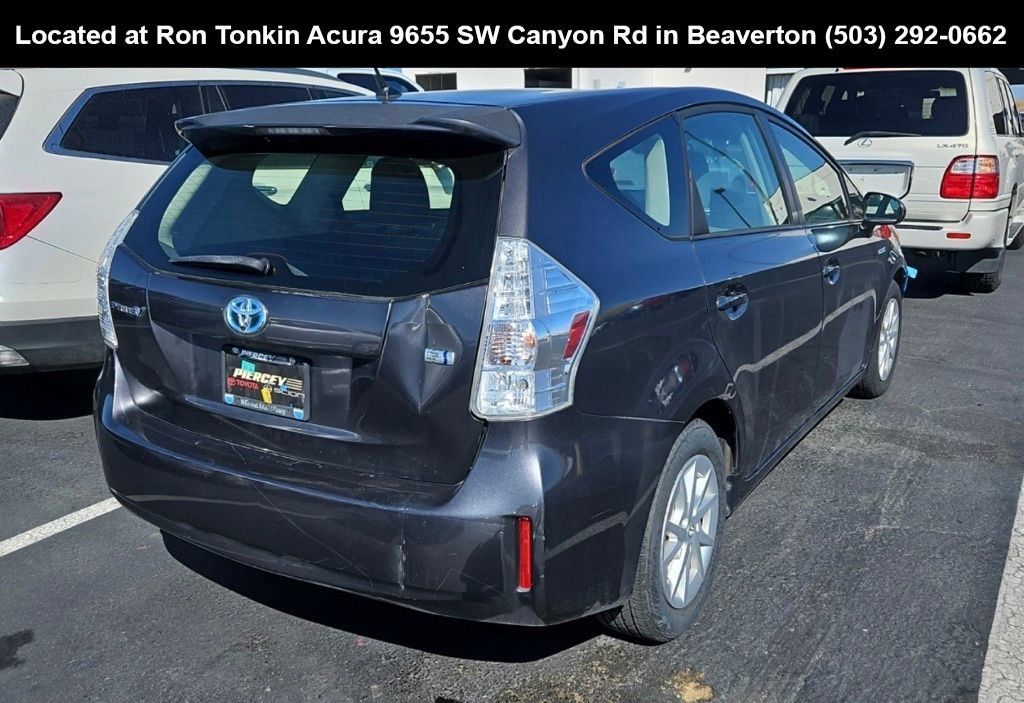 Used 2014 Toyota Prius V Two FWD image 4