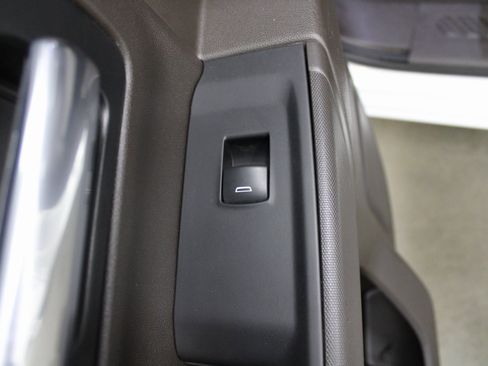 Used 2021 Chevrolet Silverado 1500 LT image 19