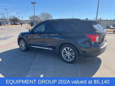 Used 2020 Ford Explorer XLT w/ Equipment Group 202A image 3