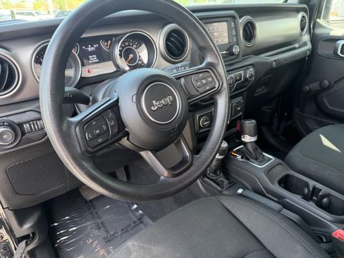 Used 2020 Jeep Wrangler Sport AWD/4WD image 15