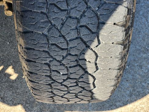 Used 2025 Chevrolet Silverado 2500 LTZ w/ LTZ Convenience Package image 12