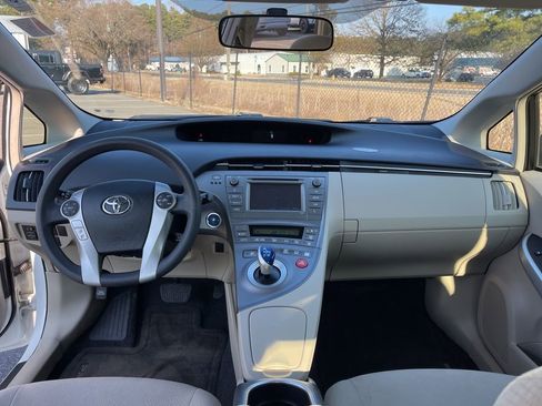 Used 2014 Toyota Prius Two image 8