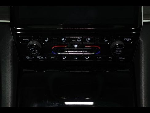 Used 2022 Jeep Grand Cherokee Limited 4xe w/ Luxury Tech Group II AWD/4WD image 16