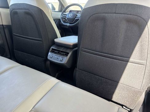 Used 2024 Nissan Ariya FWD image 16