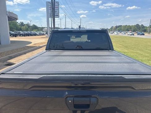 Used 2024 Toyota Tacoma SR AWD/4WD image 8