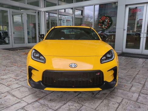 New 2026 Toyota GR86 YUZU Limited image 9