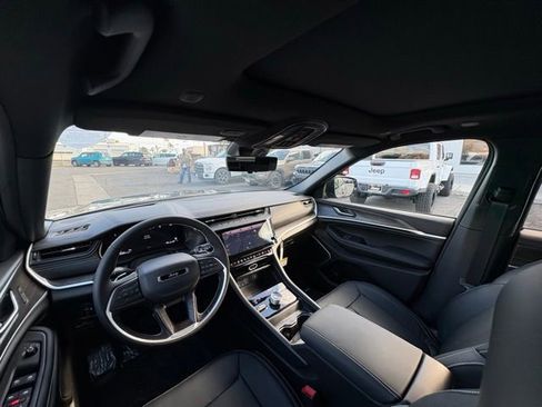New 2026 Jeep Grand Cherokee Limited AWD/4WD image 17