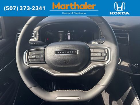 Used 2024 Jeep Wagoneer Series II w/ Flexible Seating Group AWD/4WD image 26