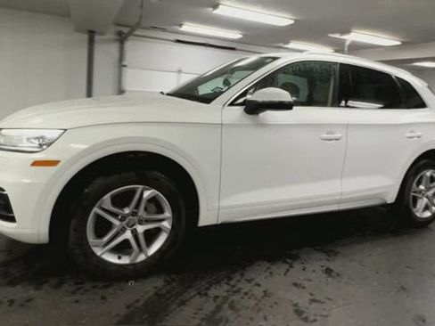 Used 2019 Audi Q5 2.0T Premium w/ Convenience Package AWD/4WD image 4