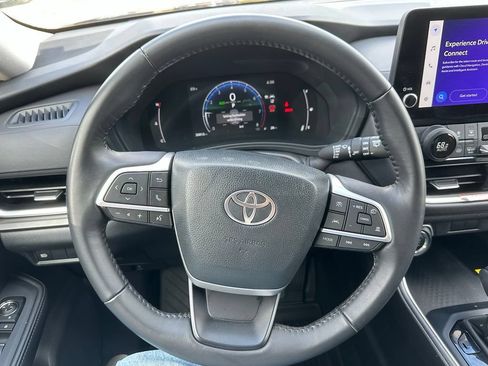 Used 2025 Toyota Grand Highlander AWD image 13