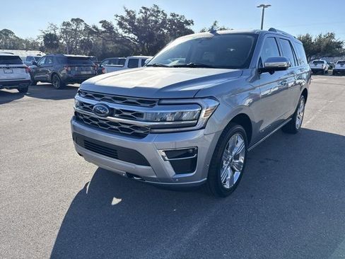 Used 2024 Ford Expedition Platinum AWD/4WD image 6