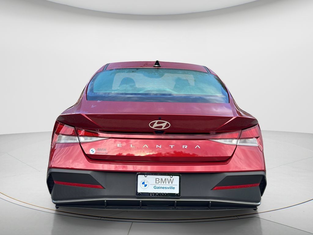 Used 2024 Hyundai Elantra SEL FWD image 7