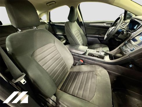 Used 2020 Ford Fusion SE image 27