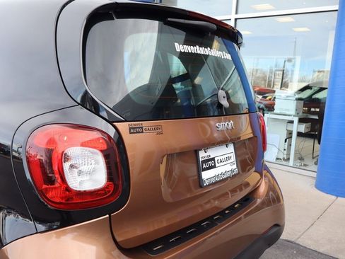 Used 2016 smart fortwo passion image 19