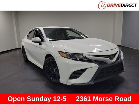 Used 2019 Toyota Camry SE FWD image 1