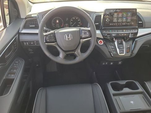 New 2026 Honda Odyssey Touring image 7