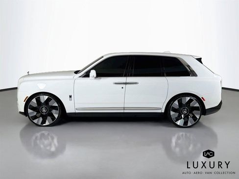 Used 2025 Rolls-Royce Cullinan AWD/4WD image 9