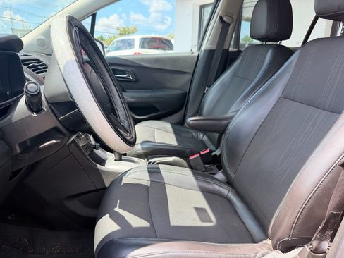 Used 2016 Chevrolet Trax LT w/ LT Convenience Package AWD/4WD image 4