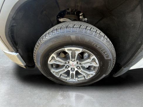 Used 2025 GMC Sierra 1500 SLT image 33