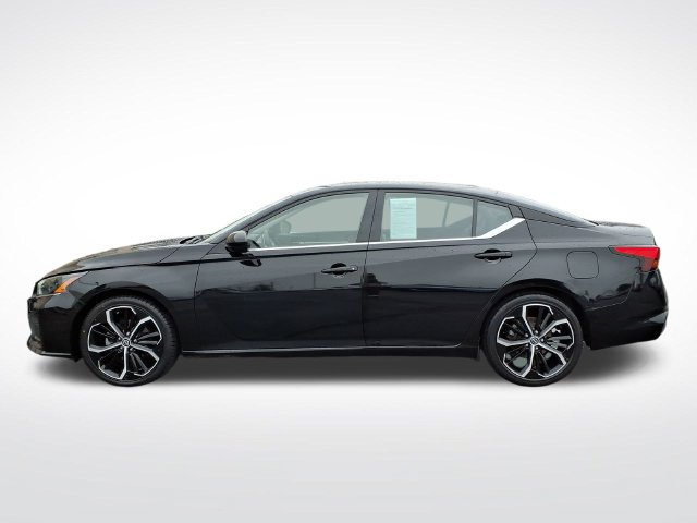 Used 2024 Nissan Altima 2.5 SR FWD image 14